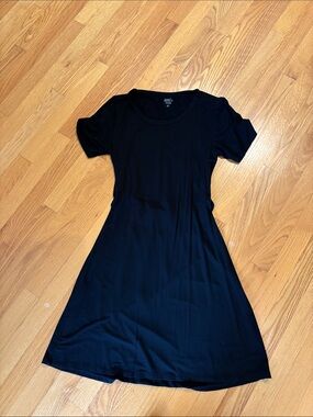 Market & Spruce Black Short Sleeve Midi Dress